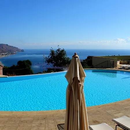 Helas By Holidays Apartment